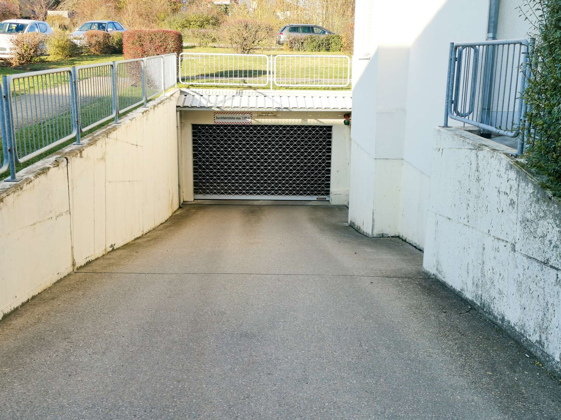 Tiefgarageneinfahrt