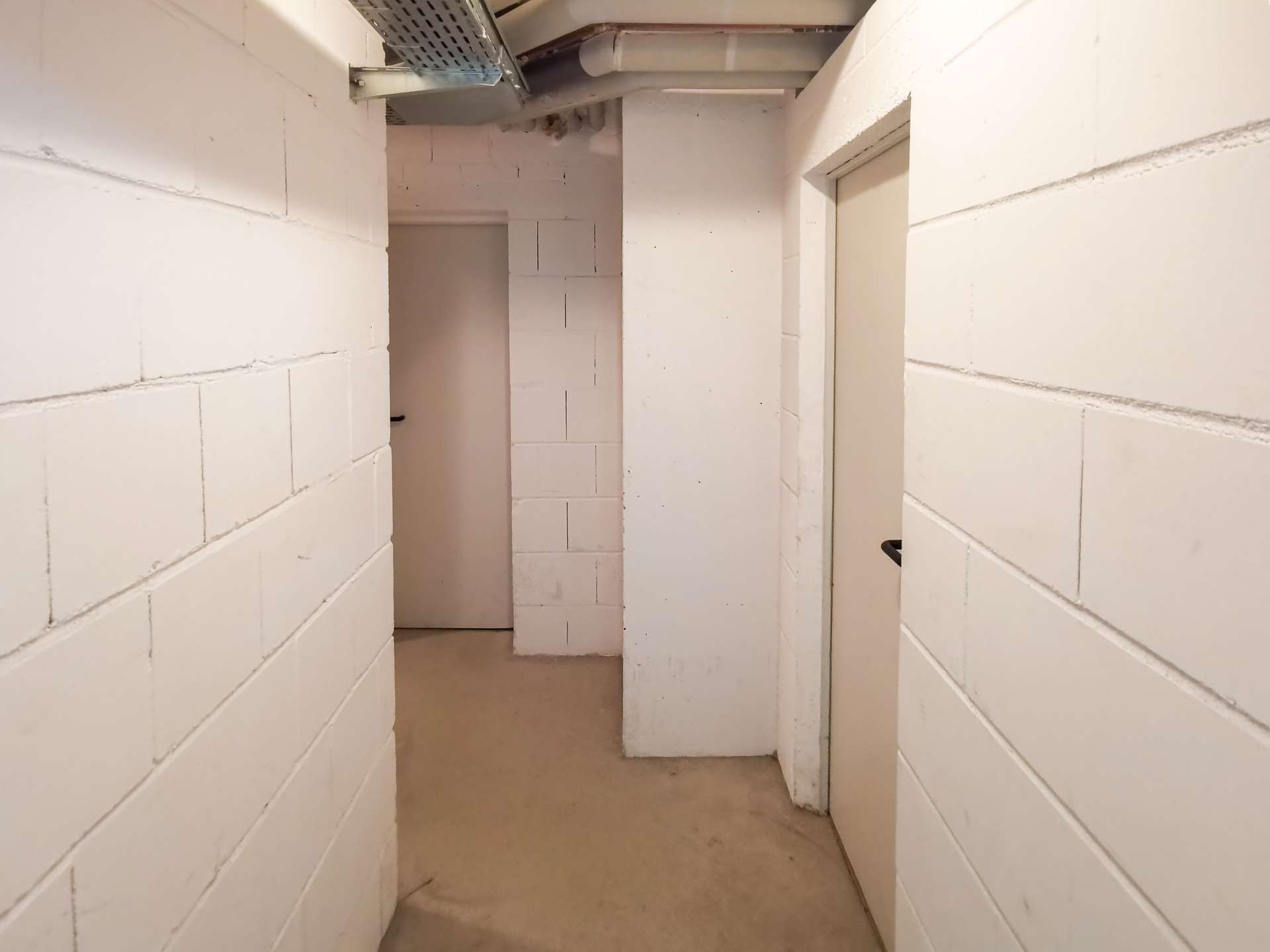 Aufgeräumter Kellerbereich