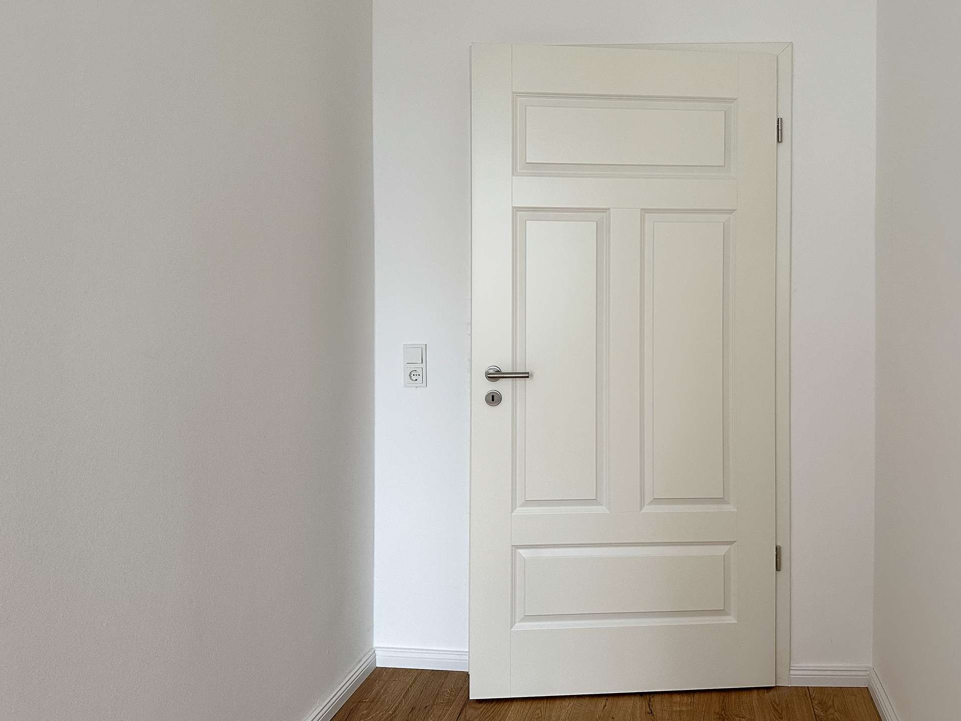 Denkmaltypische Kassettentüren