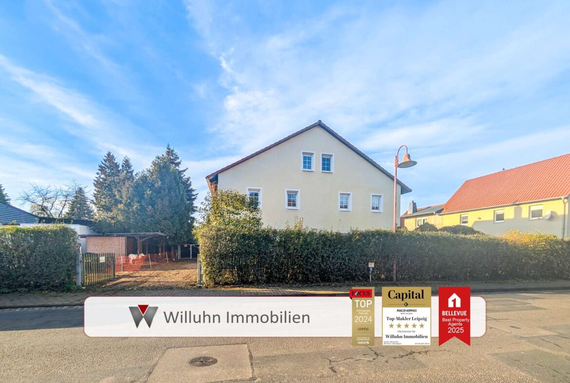 Straßenansicht Haupthaus