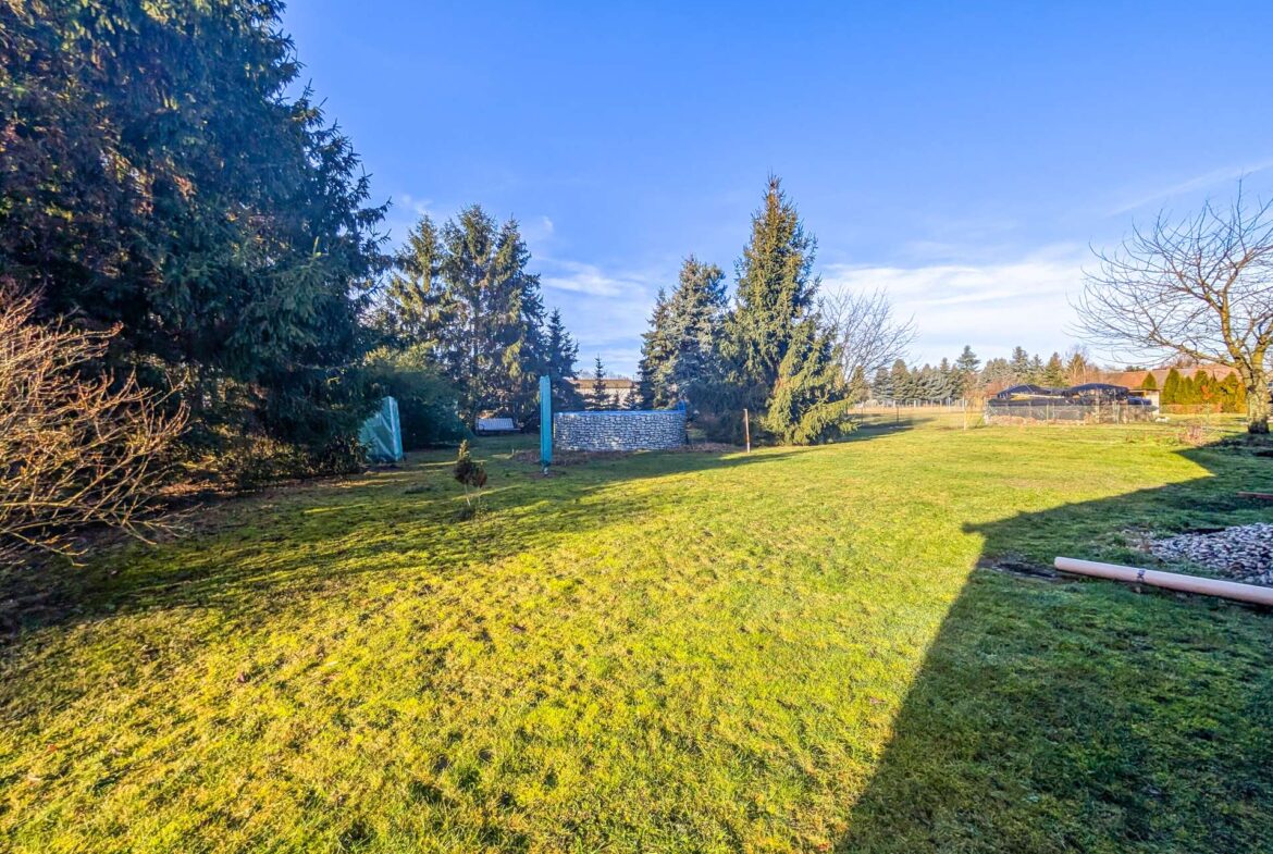 Herrlich grünes Grundstück