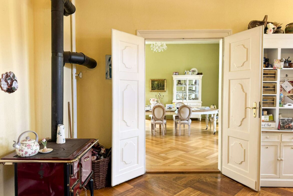 Küche mit historischem Ofen