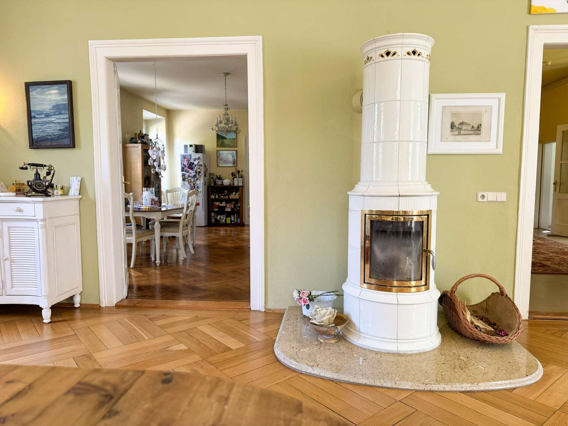 Wohnbereich mit Blick zur Küche