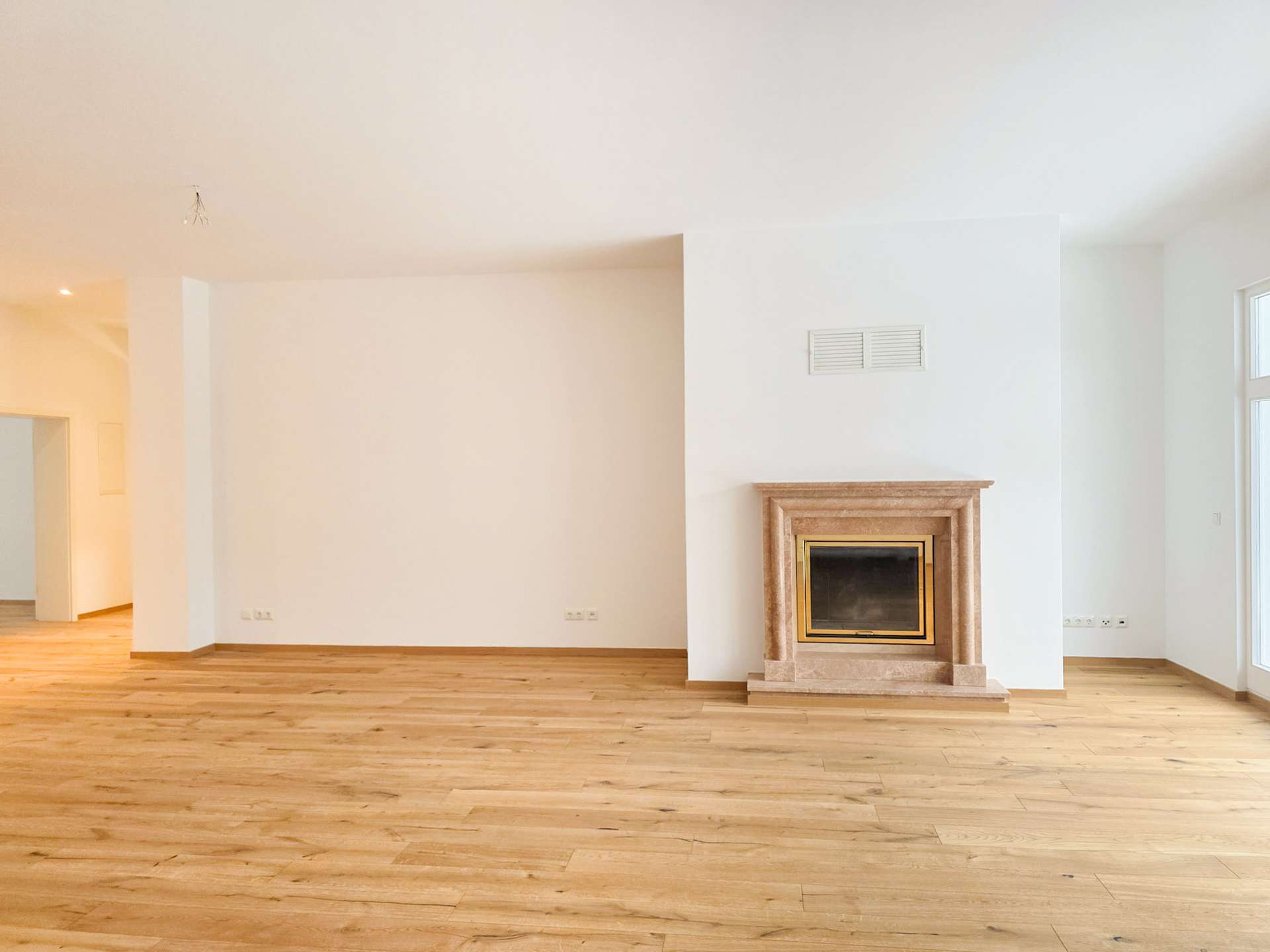 Wohnbereich mit Kamin