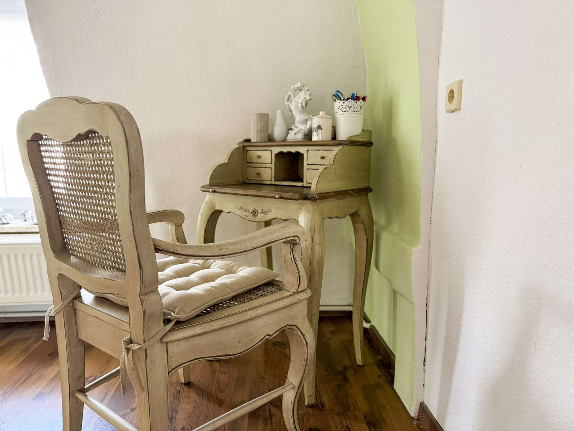 Arbeitsbereich mit Schreibtisch