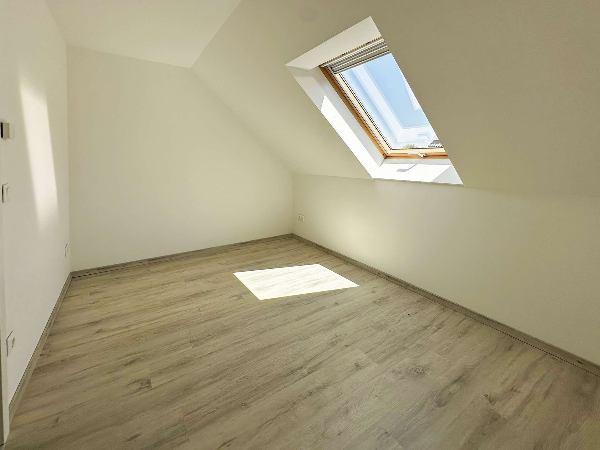 Zimmer mit viel tageslicht