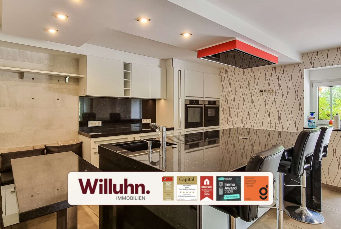 Küche mit Einbauküche 