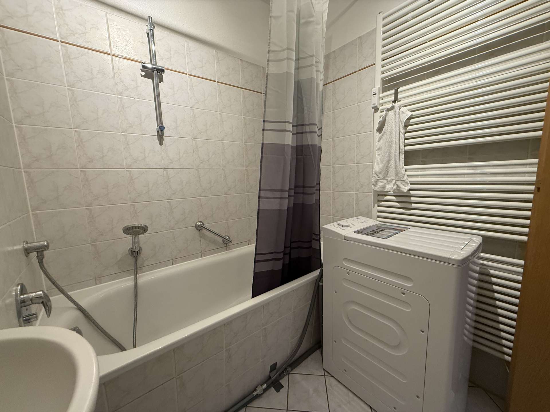 Badezimmer mit Badewanne