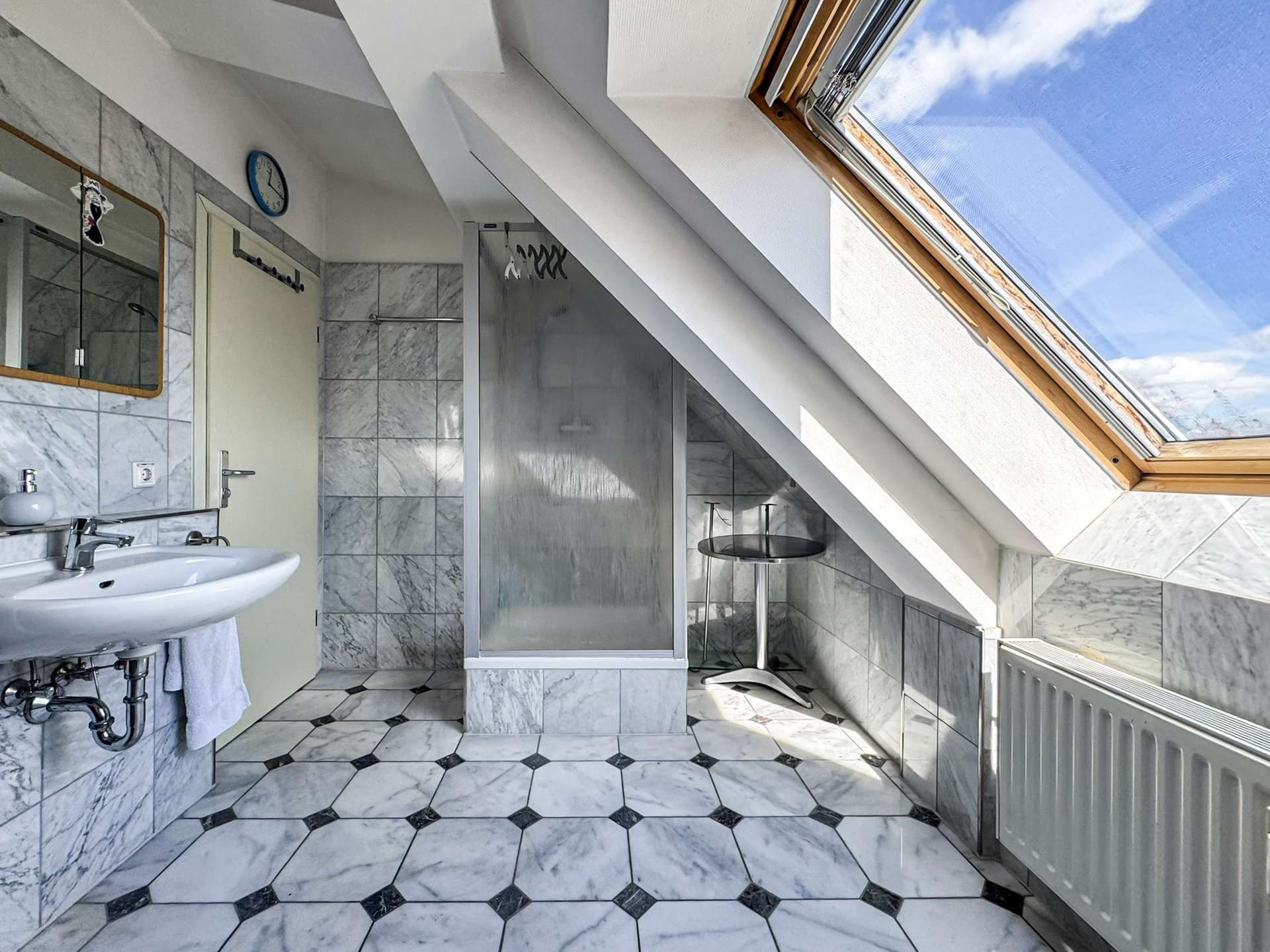 Tageslichtbad mit Dusche