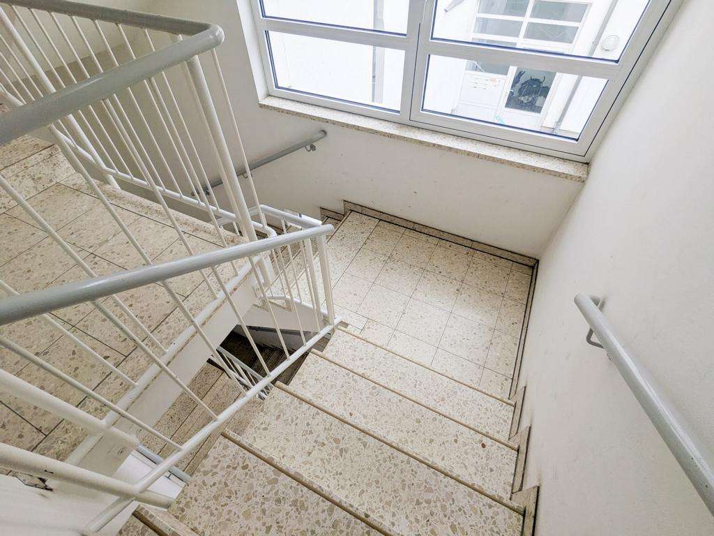 Haus4_Treppen nach unten