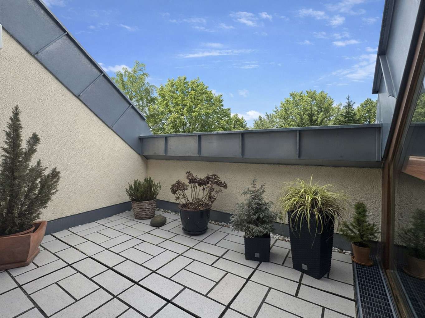 Loggia mit Blick ins Grüne