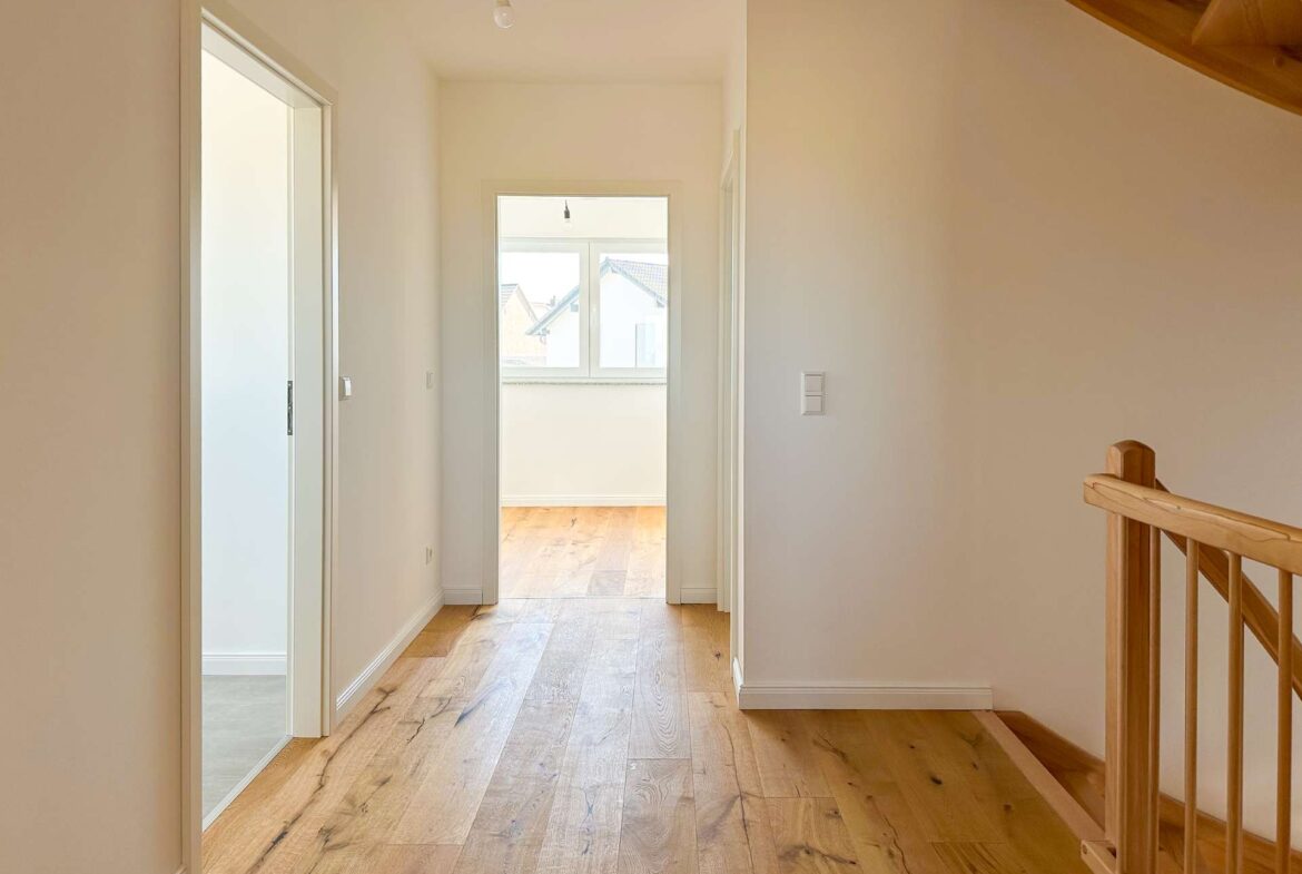 Zentraler Flur im 1. OG