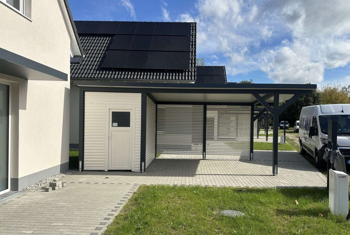 Carport und Schuppen
