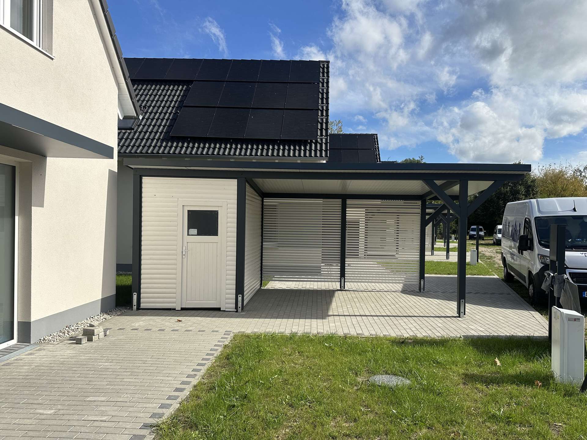 Carport und Schuppen