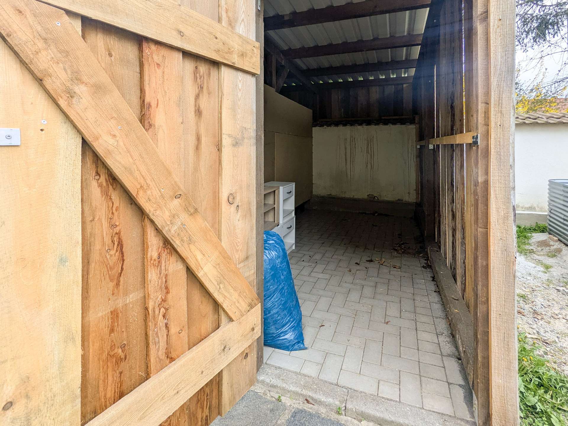 Abstellschuppen innen