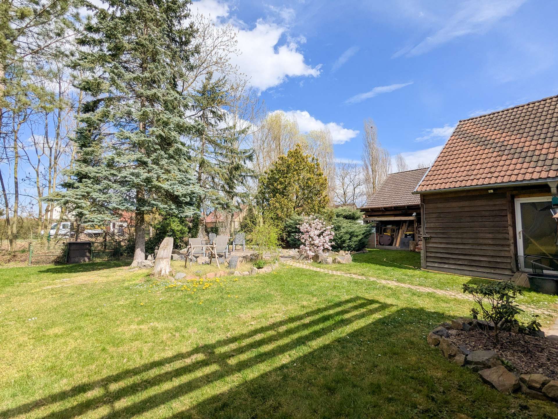 Garten hinter dem Haus