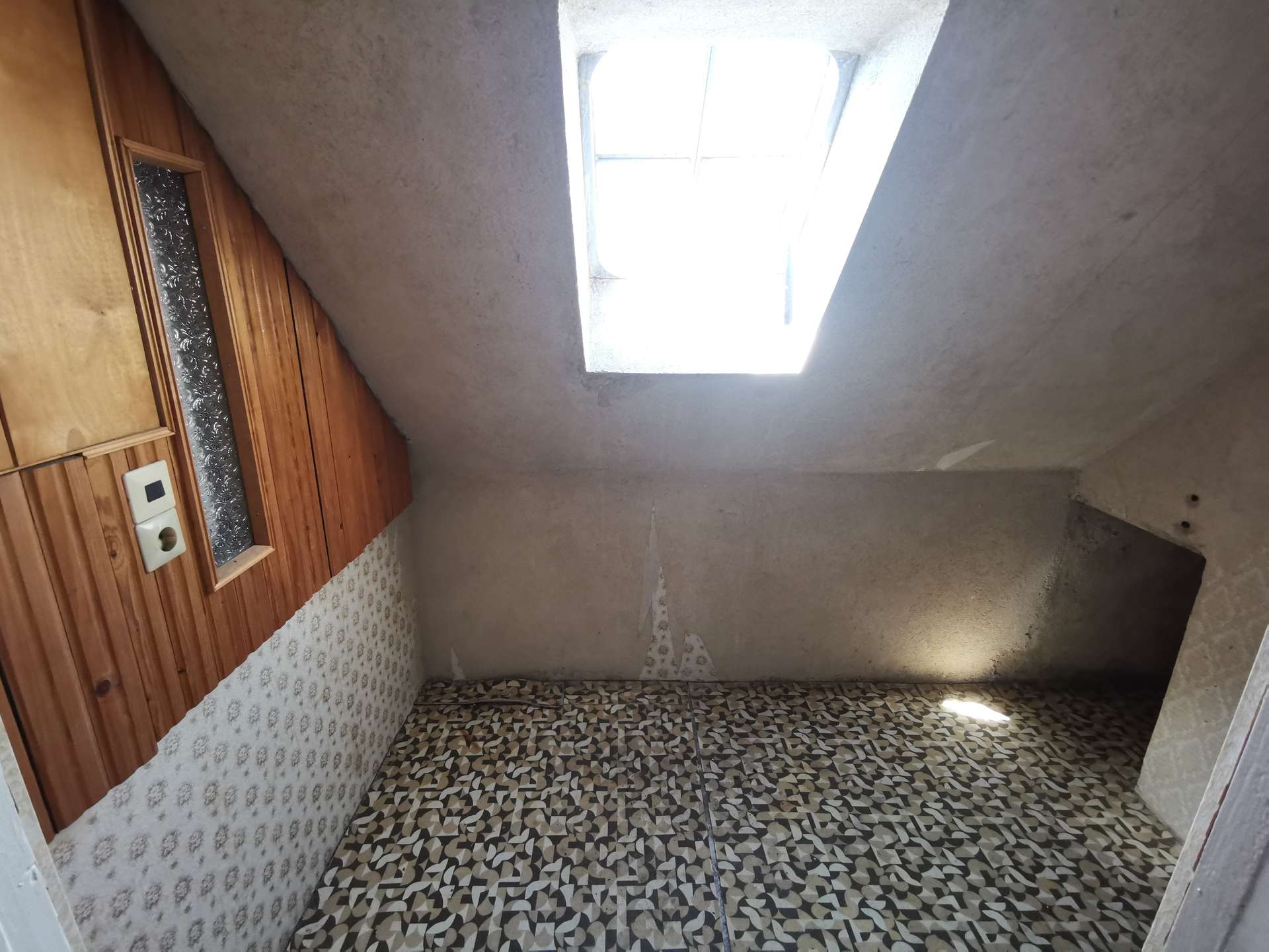 Abstellkammer DG (mögl. Bad?)