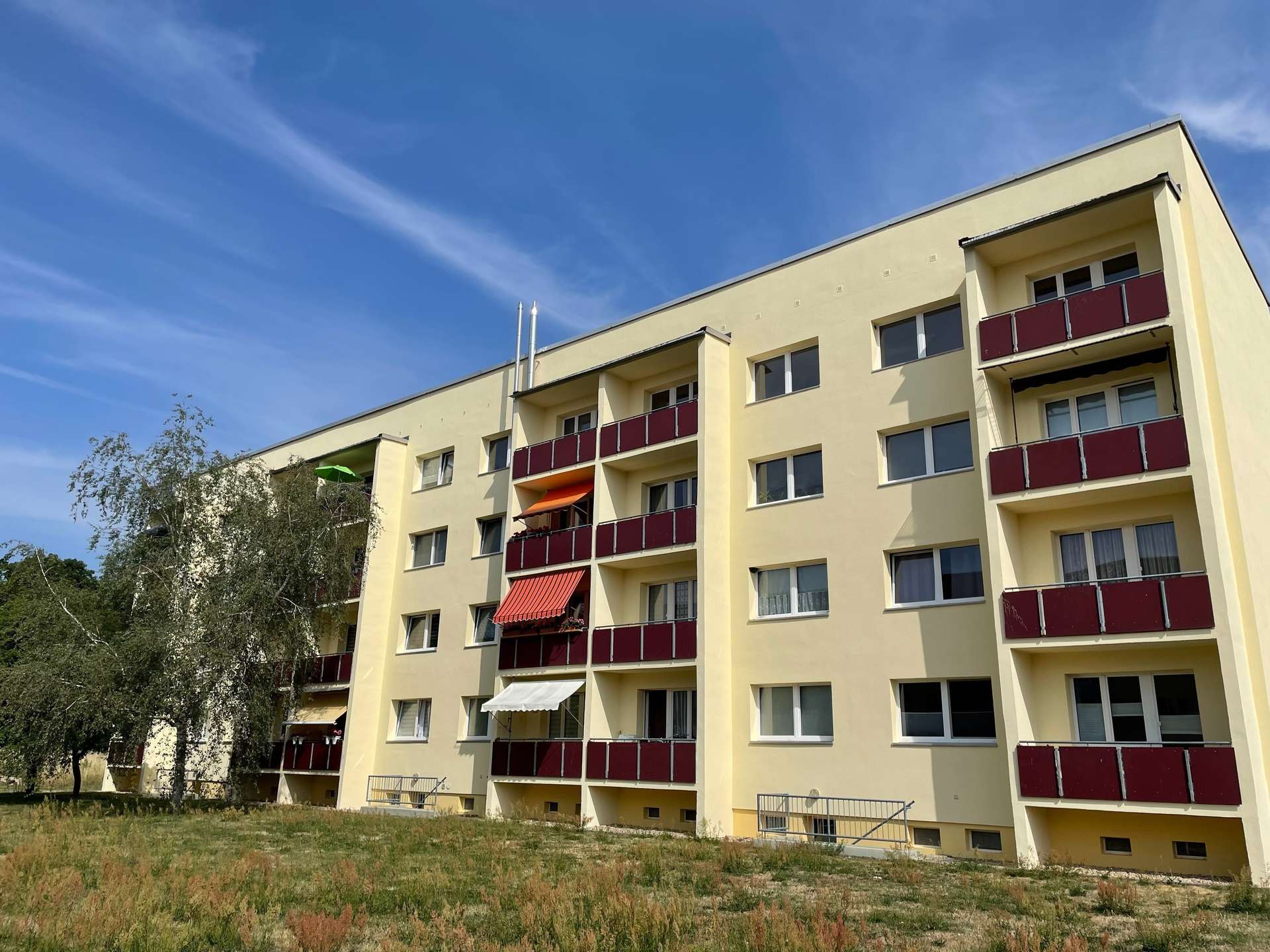 Hinteransicht mit Balkonen