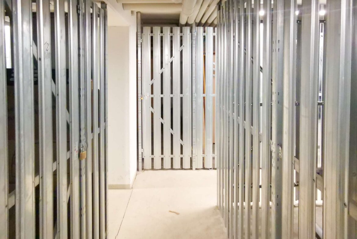 Aufgeräumter Kellerbereich