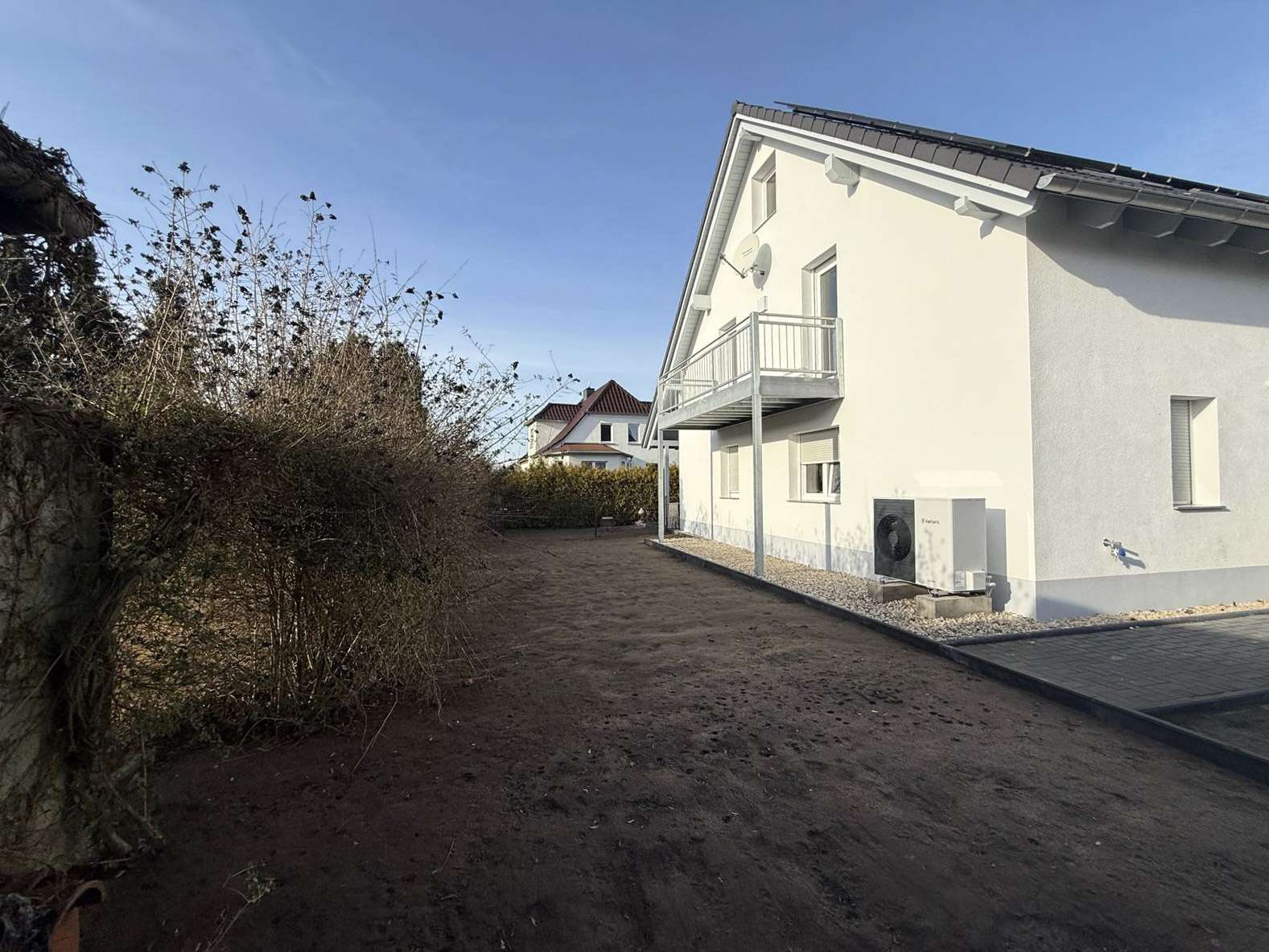 der zur Wohnung gehörende Garten 