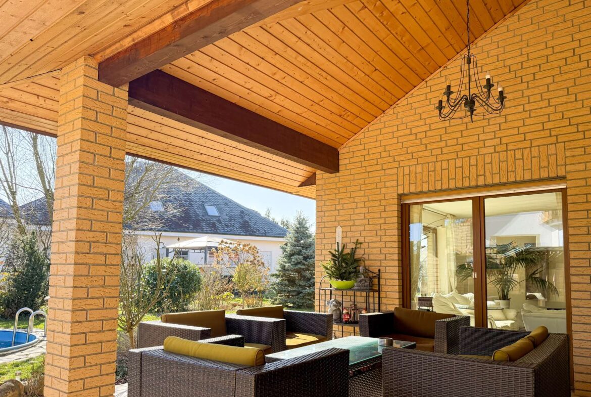 Überdachte Terrasse