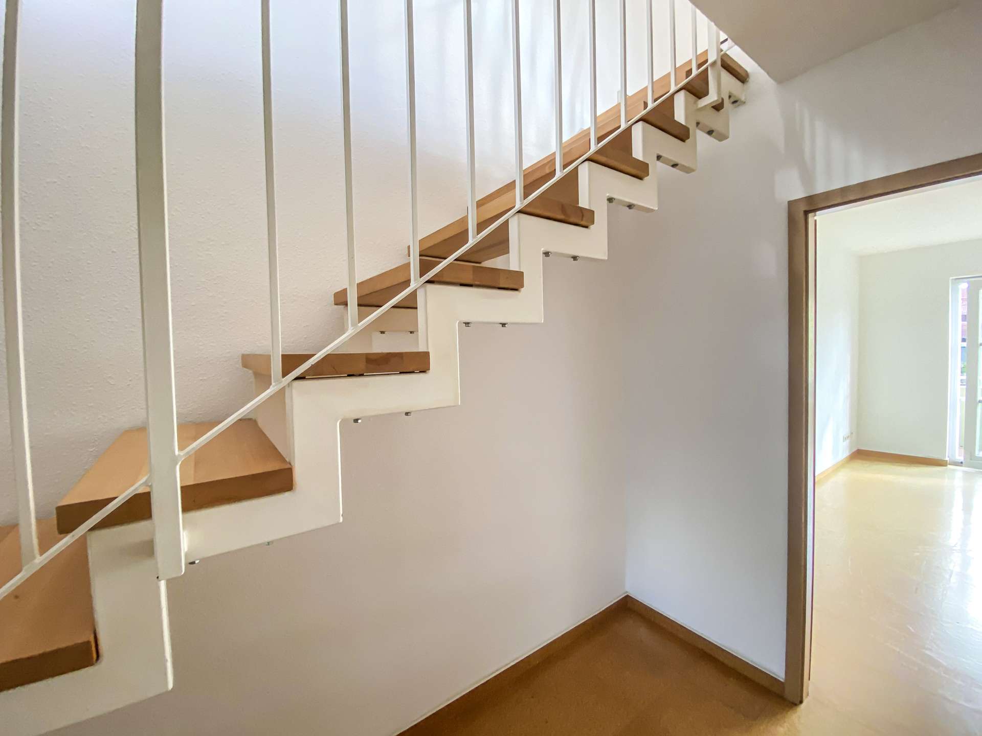 Platz unter der Treppe