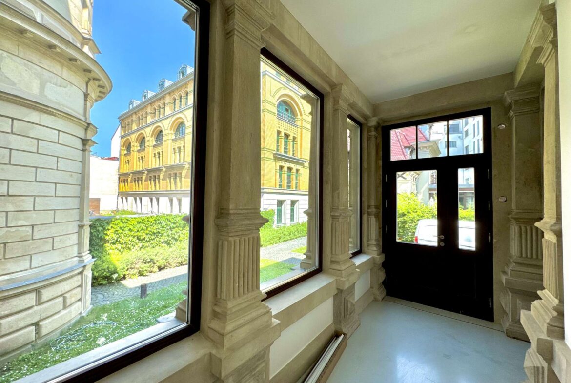 Separater Eingang EG