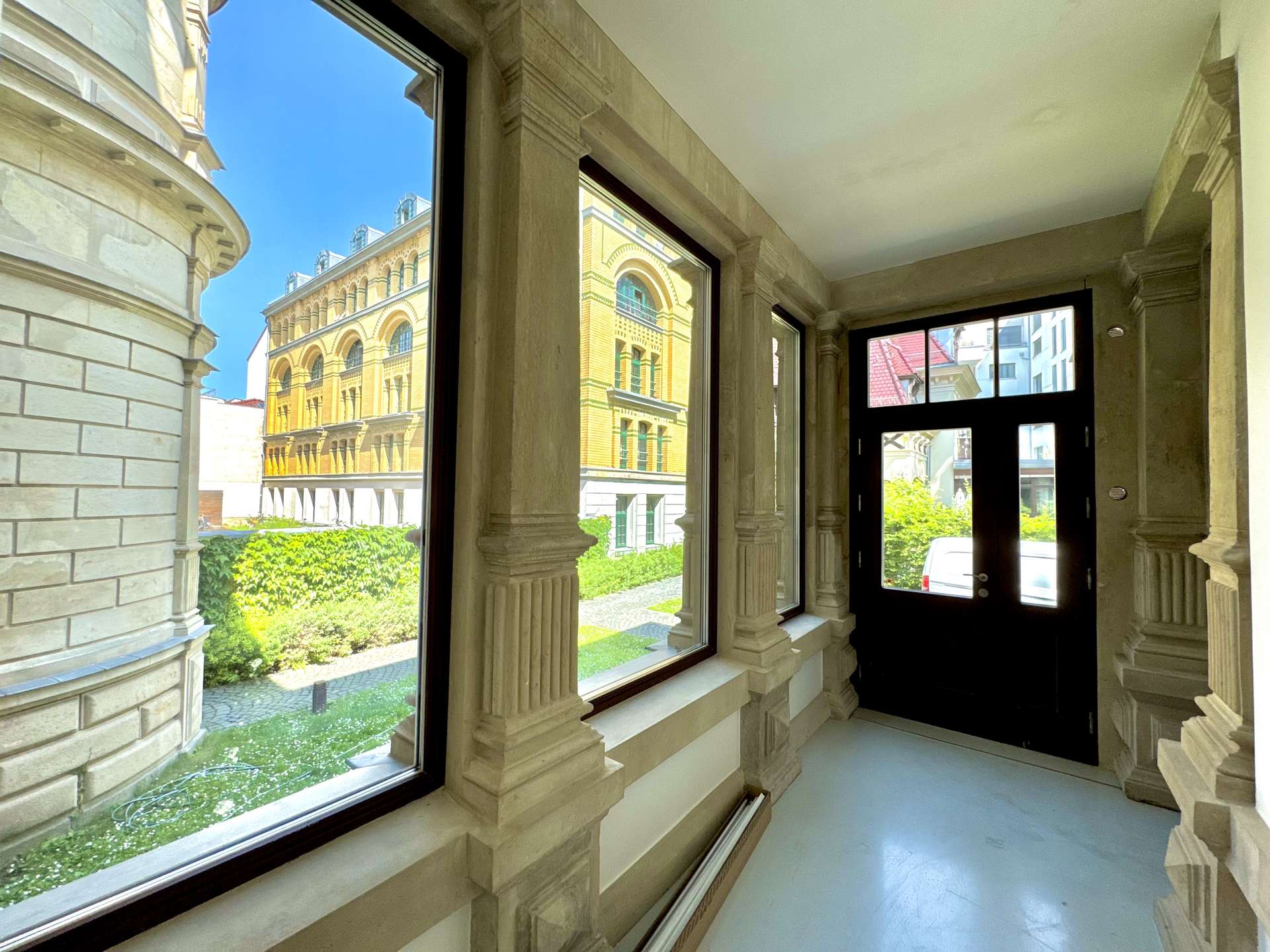 Separater Eingang EG