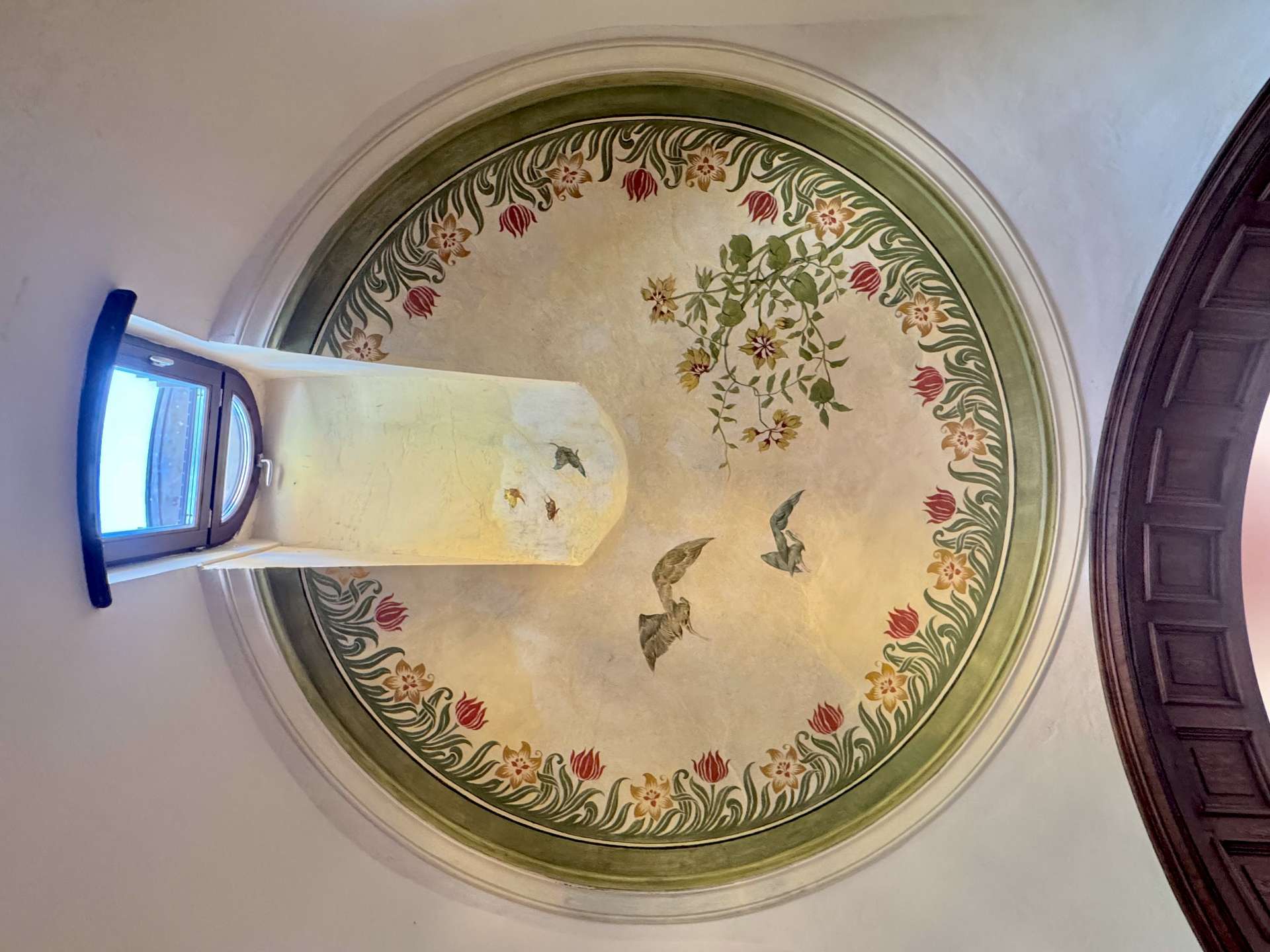 Prunkvolle Deckenmalerein