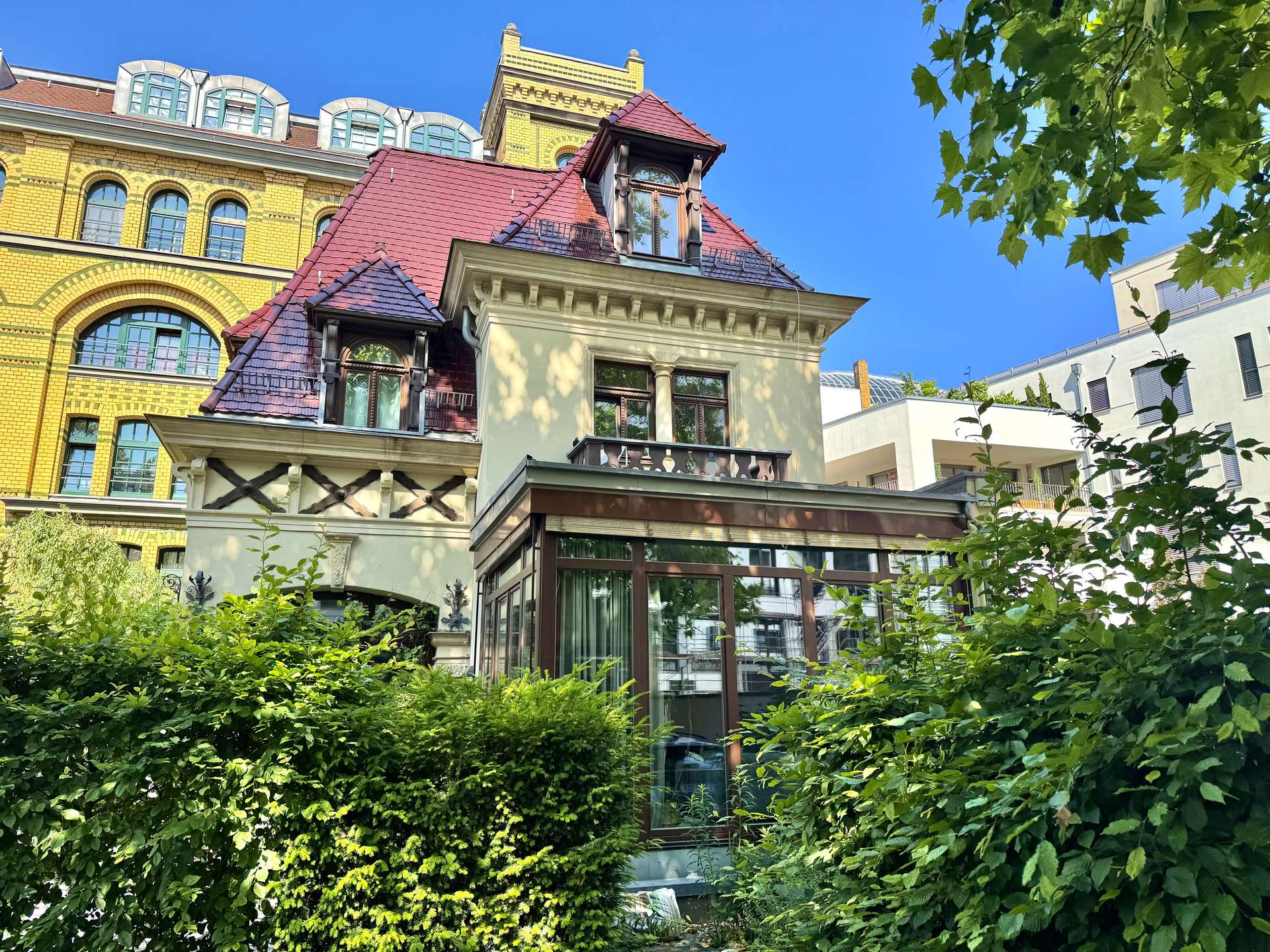 Kutscherhaus mit Wintergarten