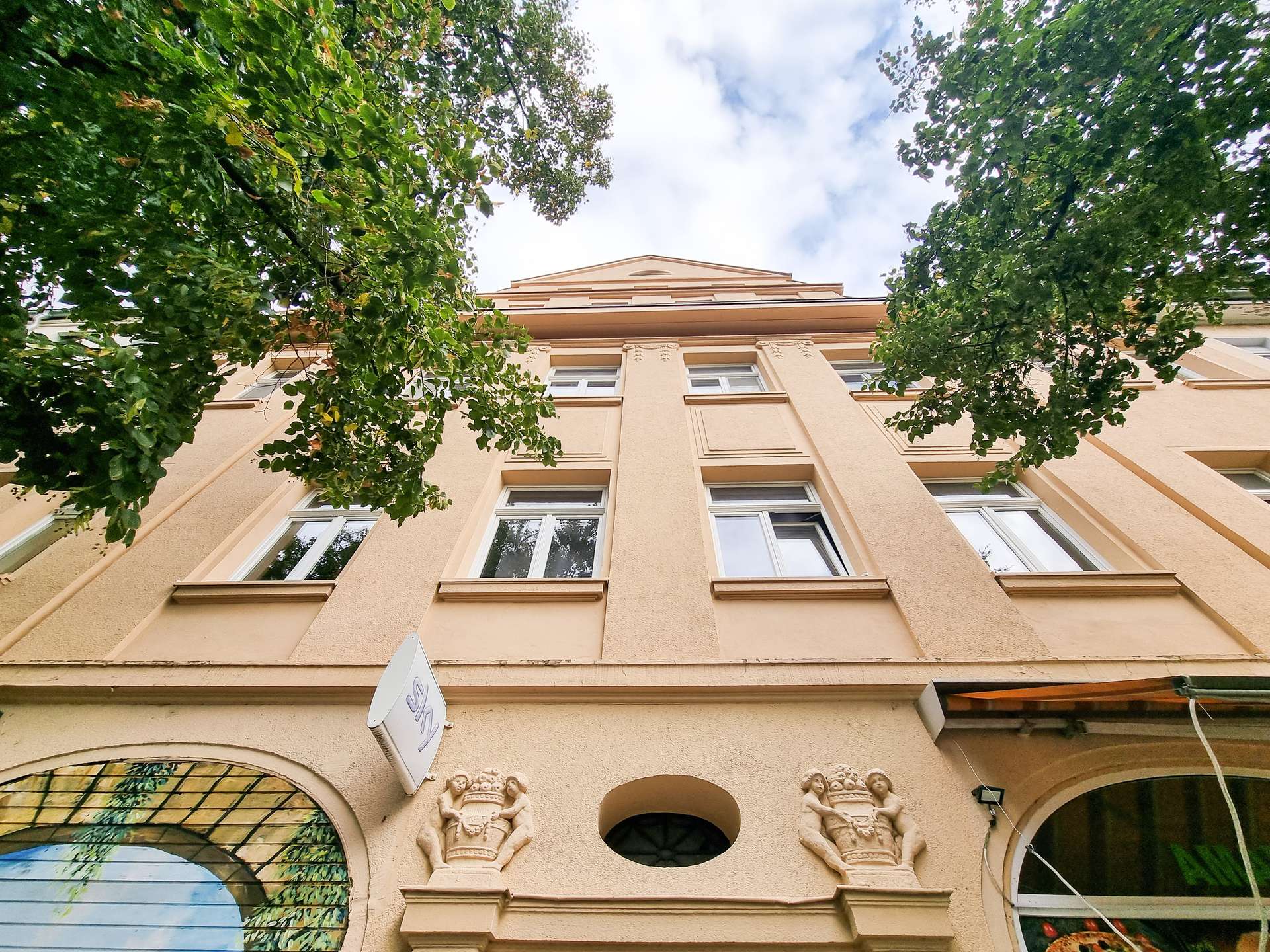 Gebäudervorderseite