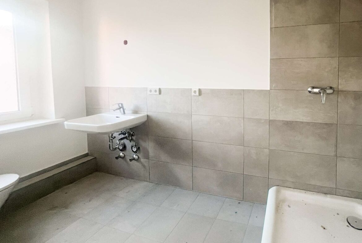 Vergleichsbild Bad mit Dusche