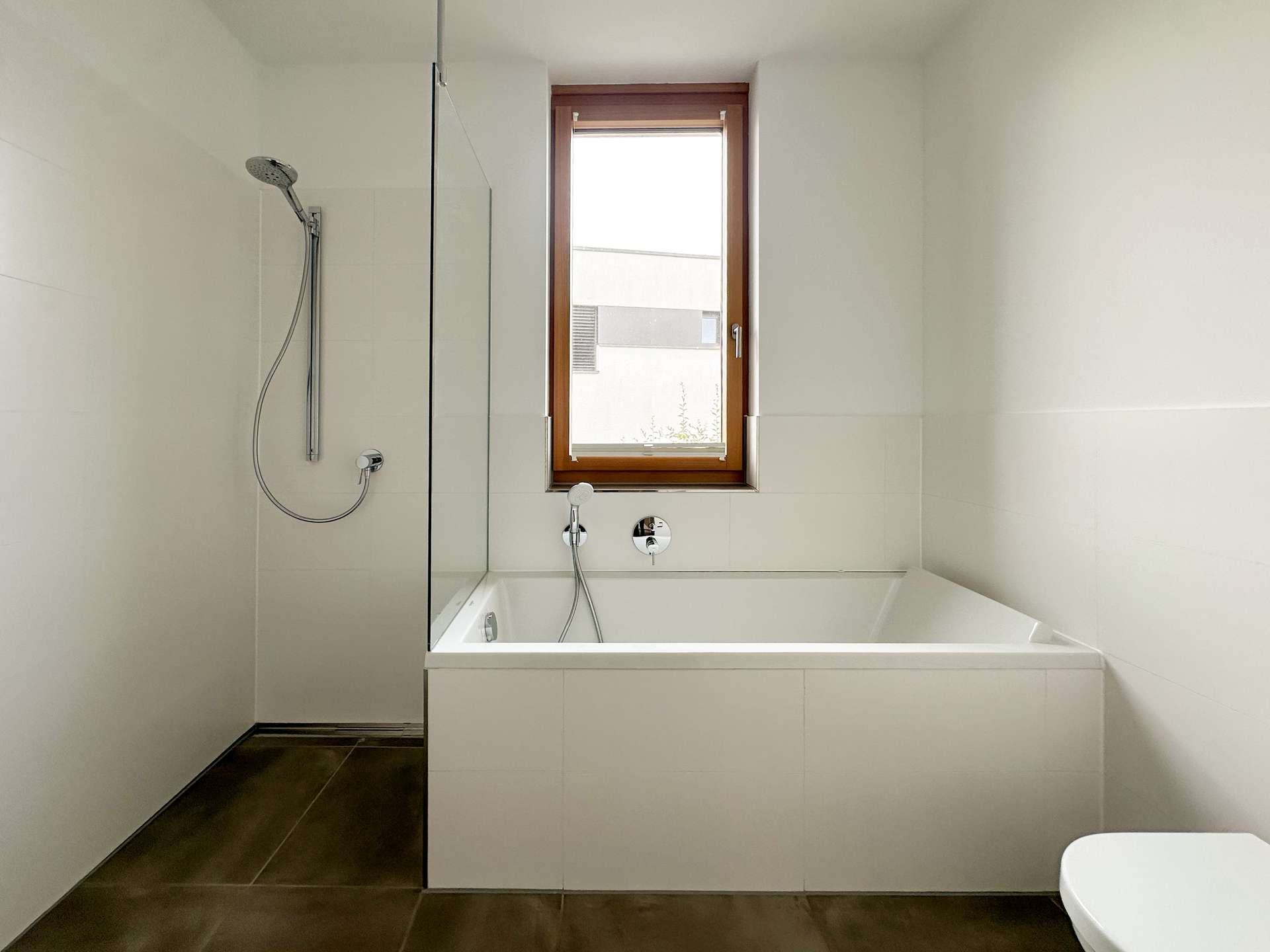 Tageslicht-Gäste-Badezimmer