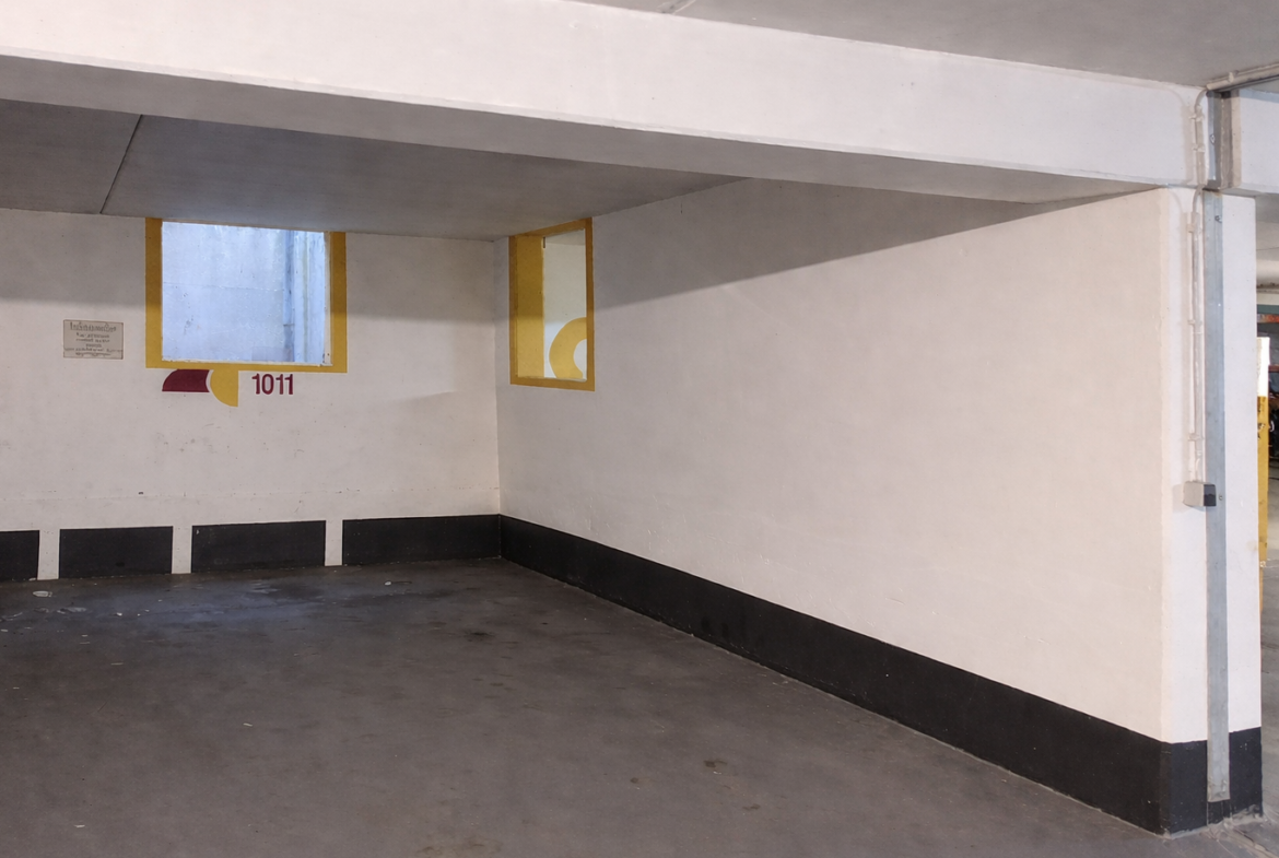 Tiefgaragenstellplatz