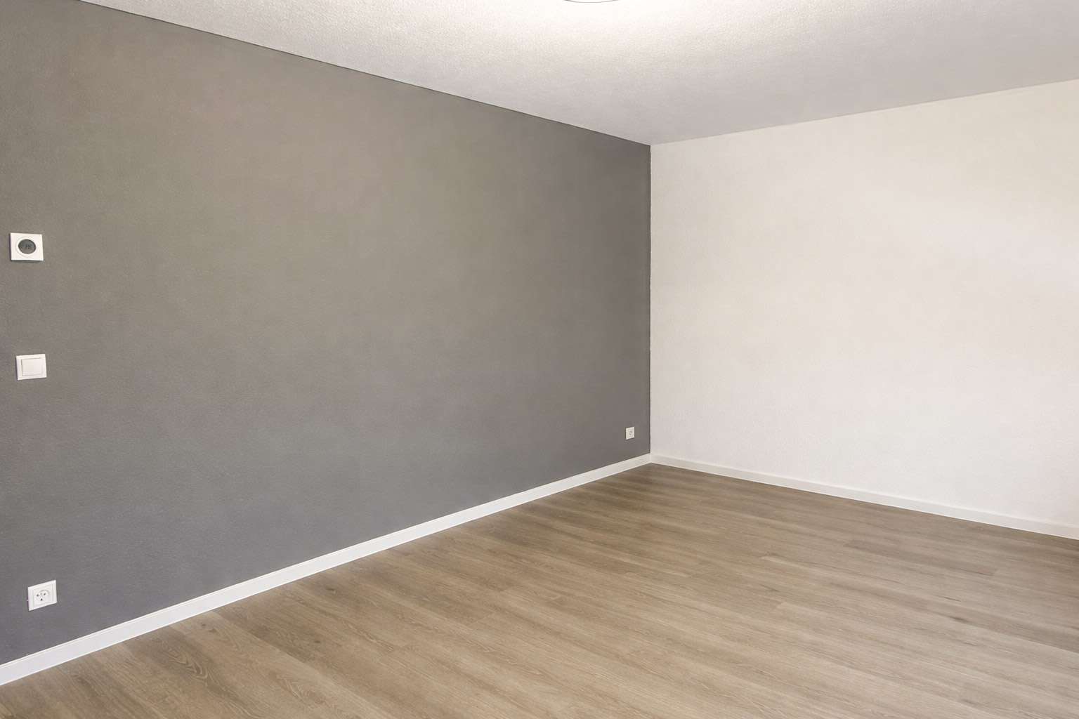 großzügiges Schlafzimmer