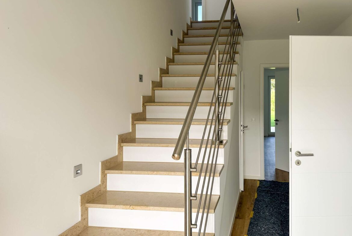 Eleganter Treppenaufgang