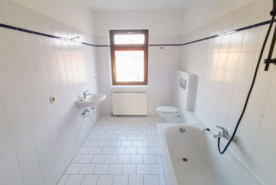 Tageslichtbad mit Badewanne