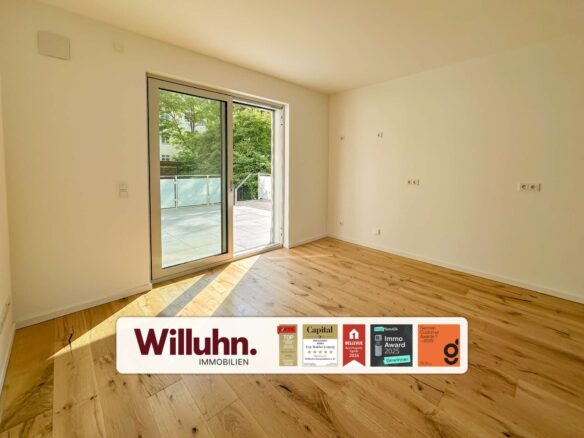 Küche mit Terrassenzugang