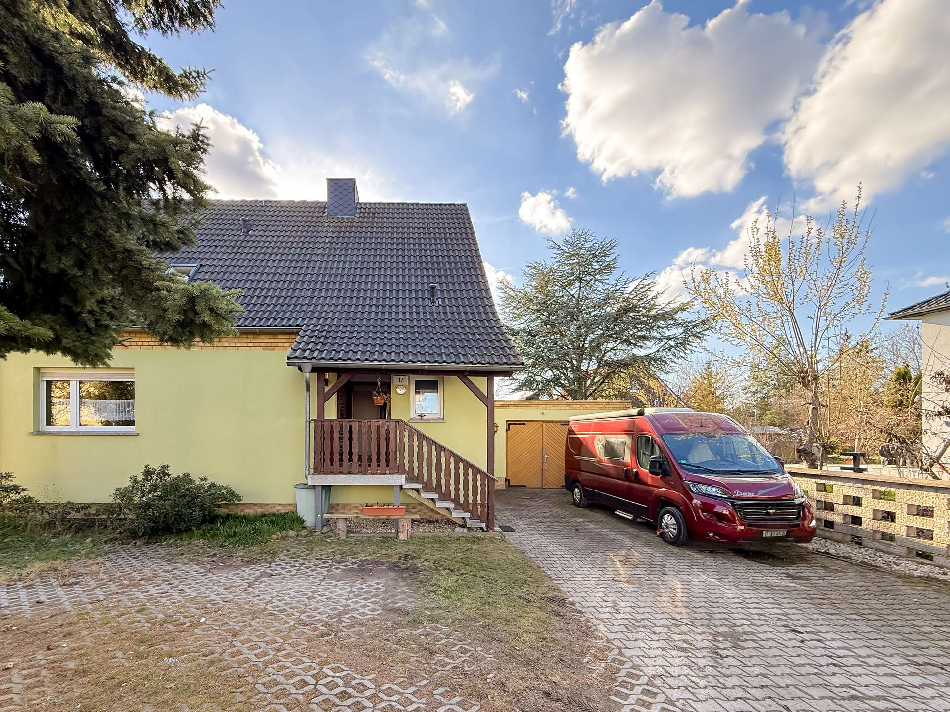 über 985 m² Grundstück