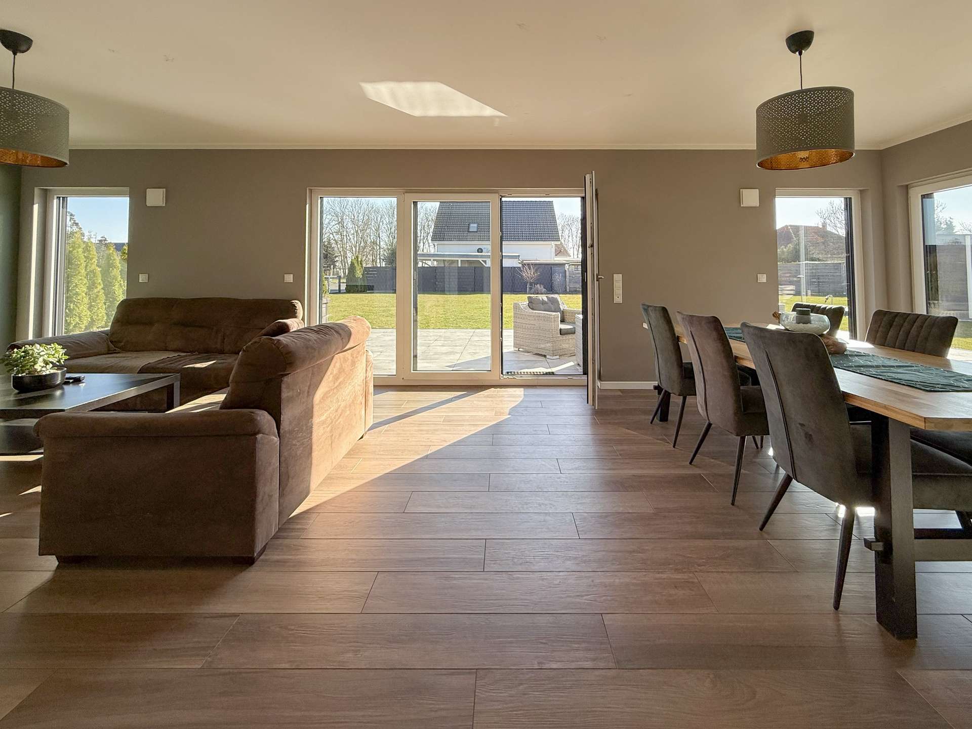 Blick ins Wohnzimmer