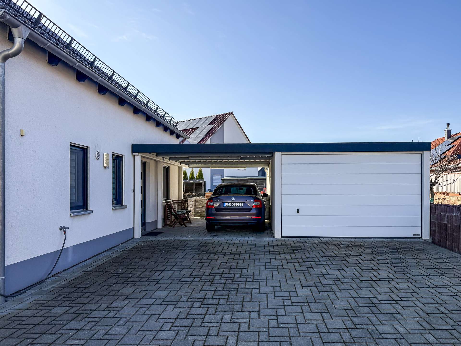 Garage und Carport