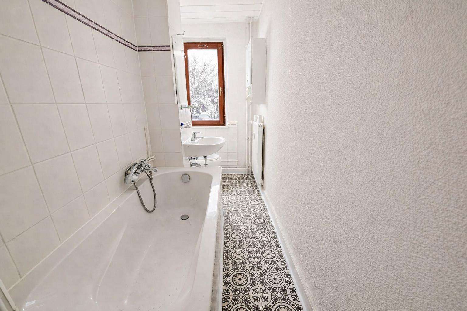 EG rechts Badezimmer