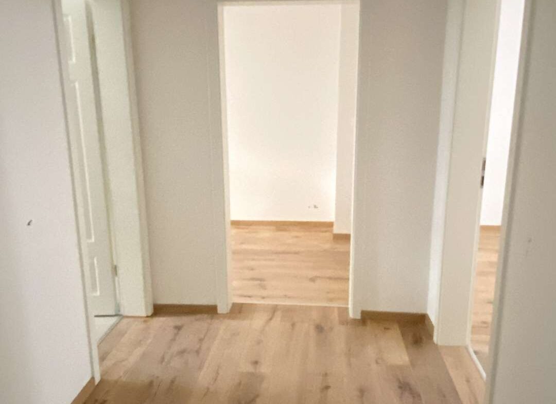 Blick vom Eingang in den Flur