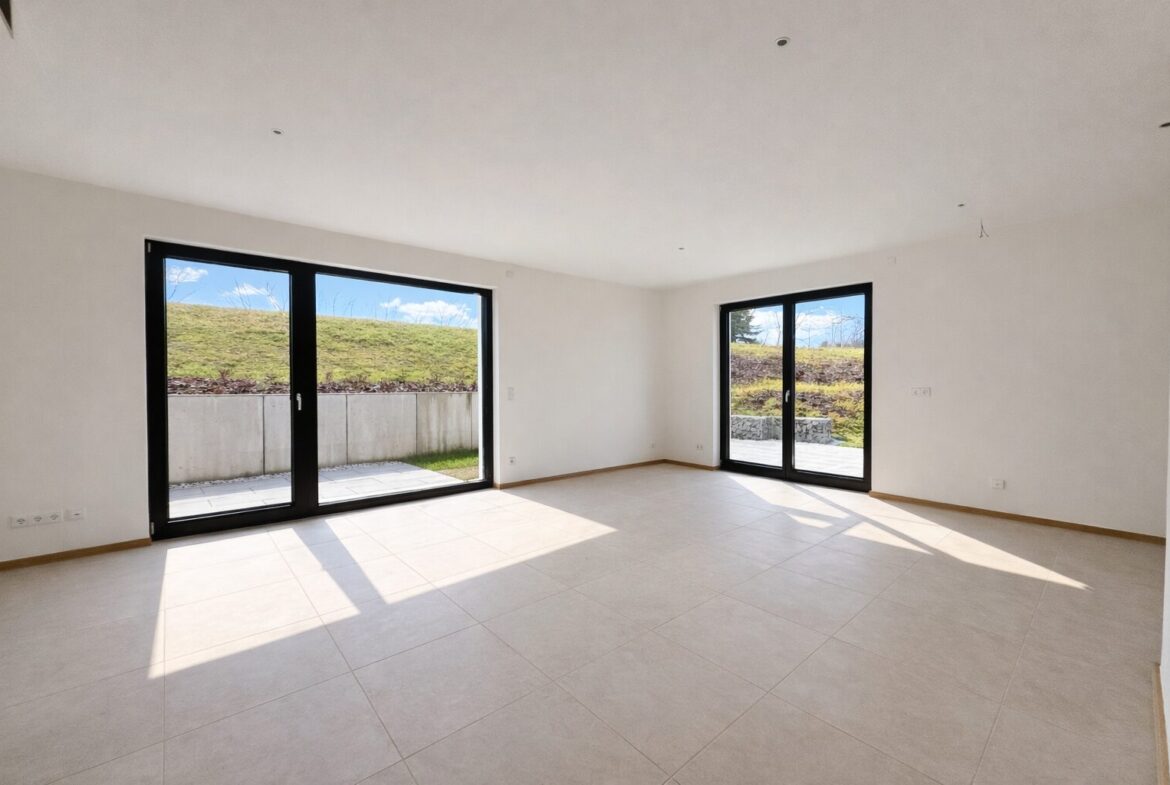 Wohnzimmer mit Tageslicht