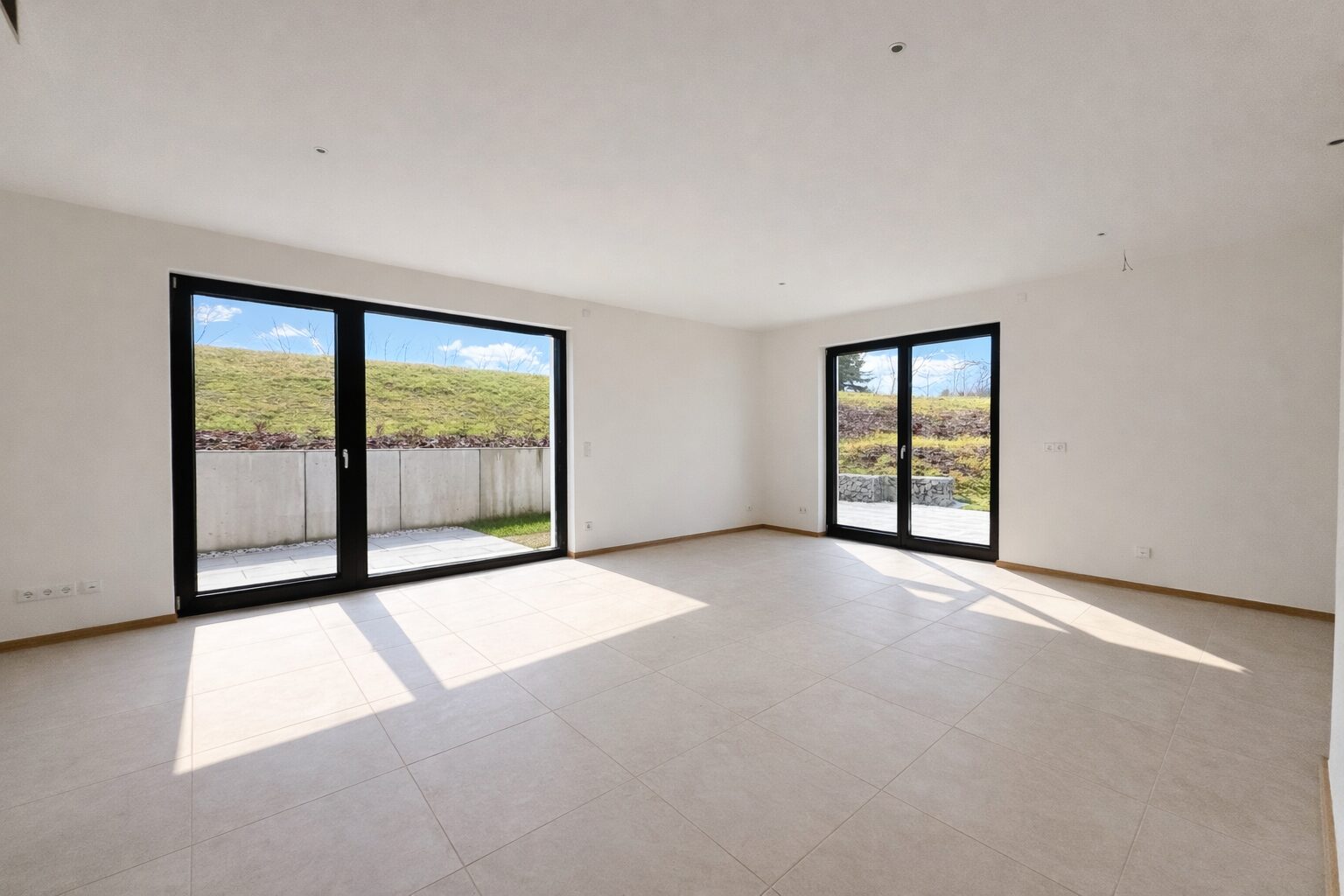 Wohnzimmer mit Tageslicht