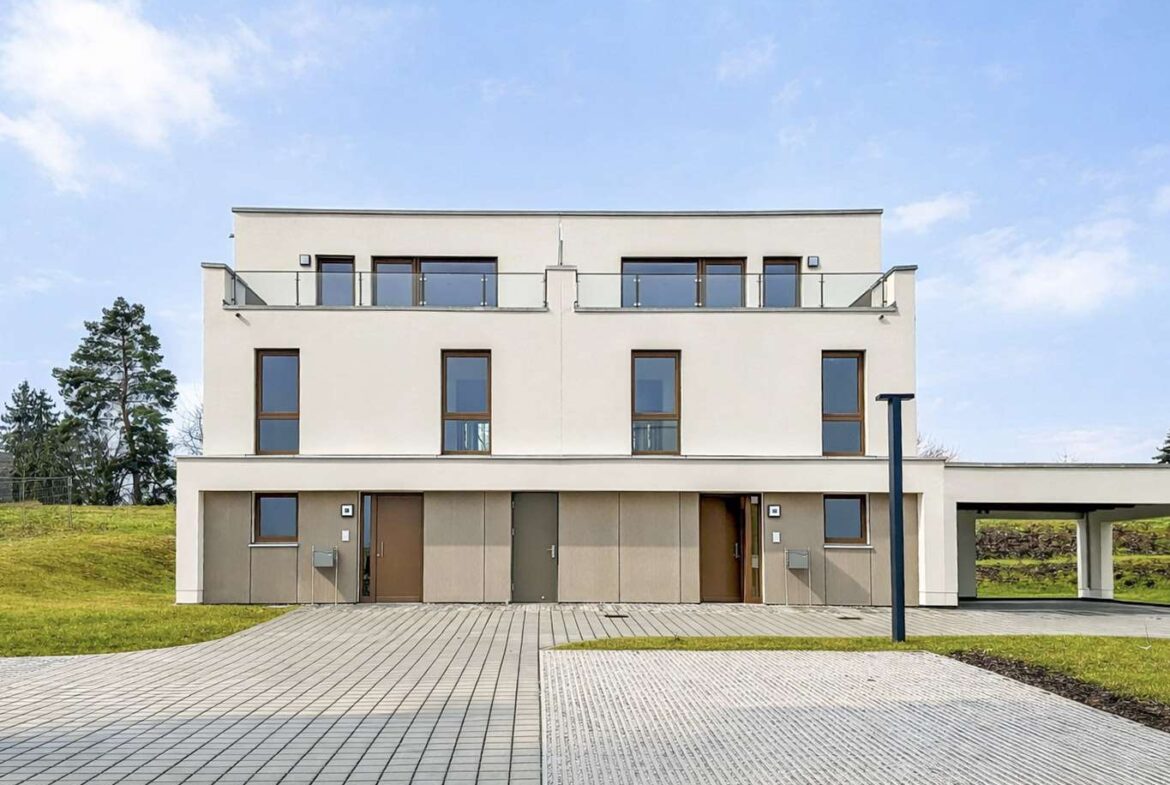 Neubau-Doppelhaushälfte