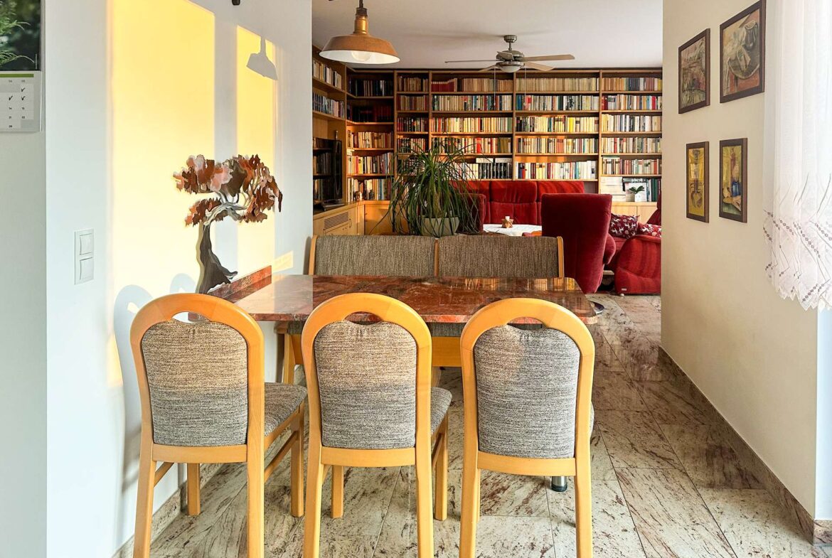 Offener Wohn- und Essbereich