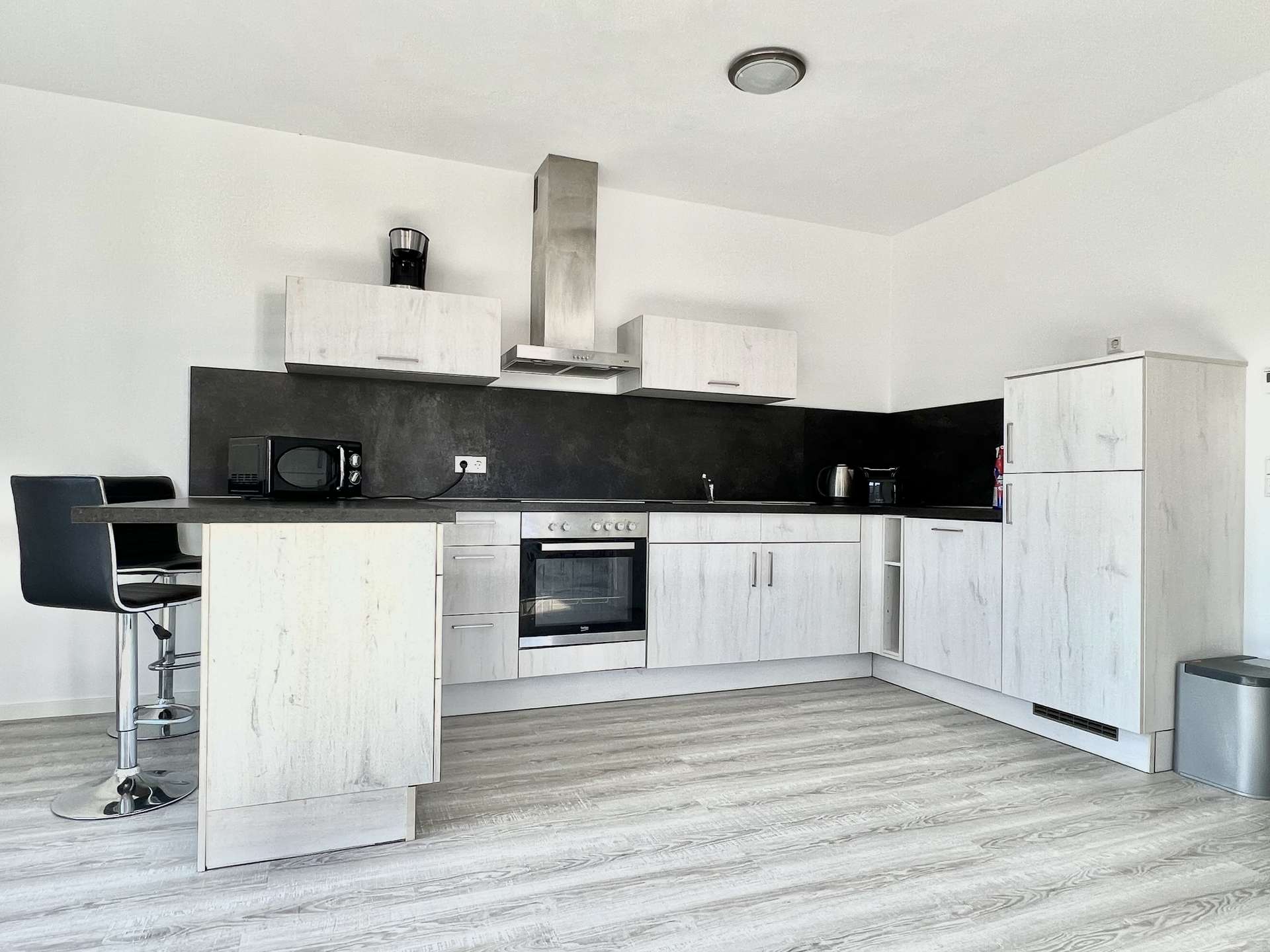 Voll ausgestattete Einbauküche
