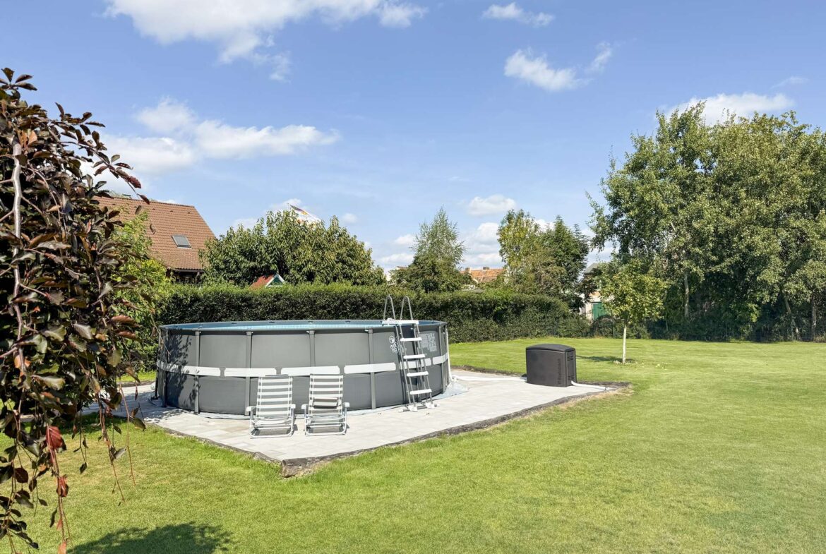 Ansicht auf den Pool