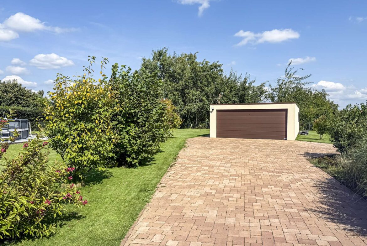Zufahrt Garage